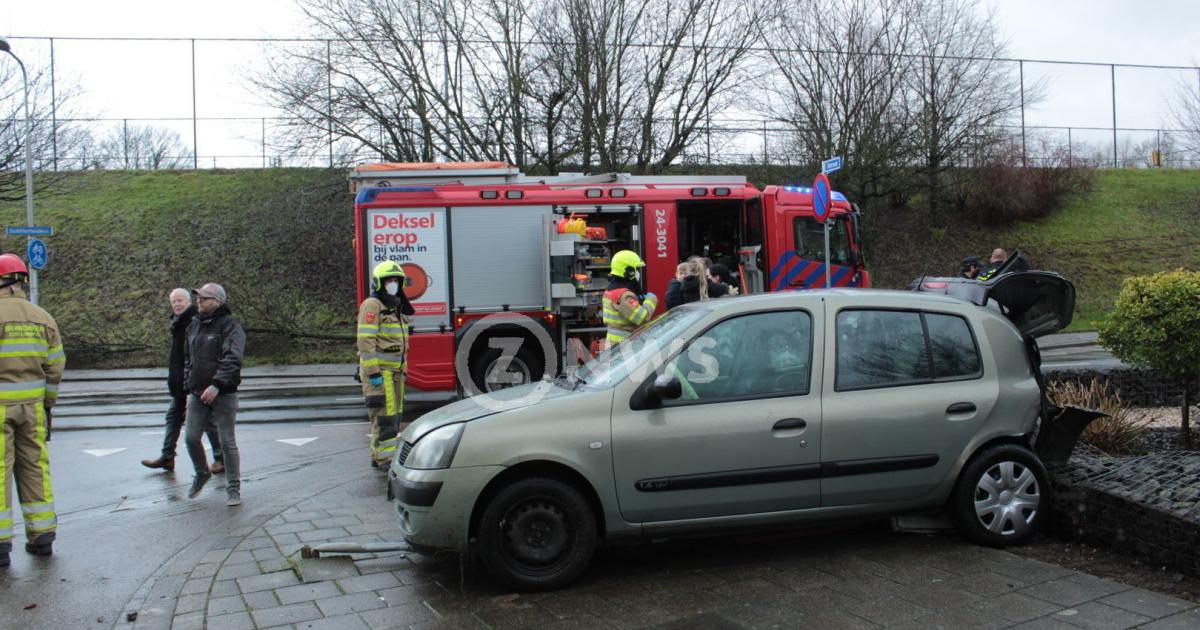 Auto's flink beschadigd na aanrijding in Kerkrade | ZO-NWS.
