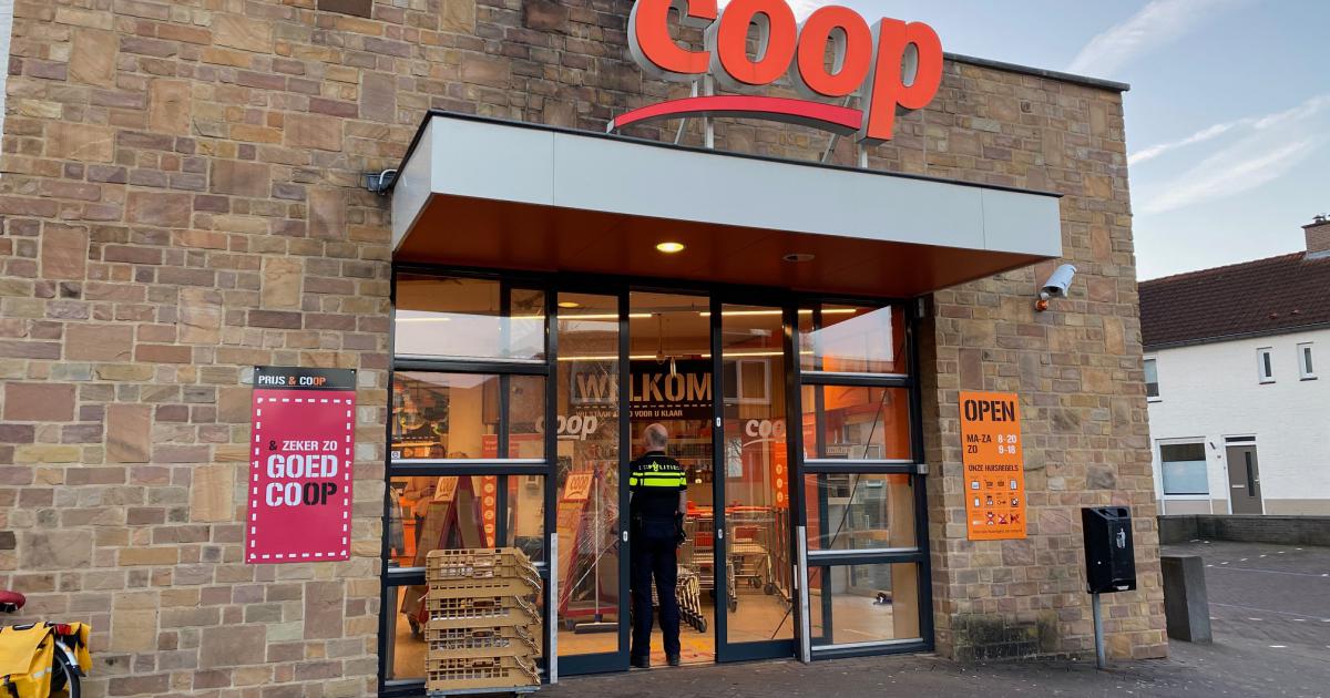 Man (28) uit #Utrecht en een jongen (16) uit #Heerlen opgepakt voor overval op supermarkt.