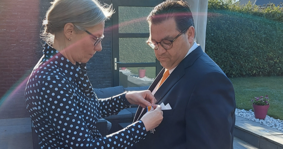 Raymond Vlecken Ridder in de Orde van Oranje-Nassau | ZO-NWS