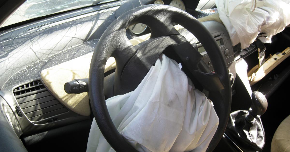 Een dronken automobilist heeft een eenzijdige aanrijding veroorzaakt op de Emmaweg in #Brunssum.