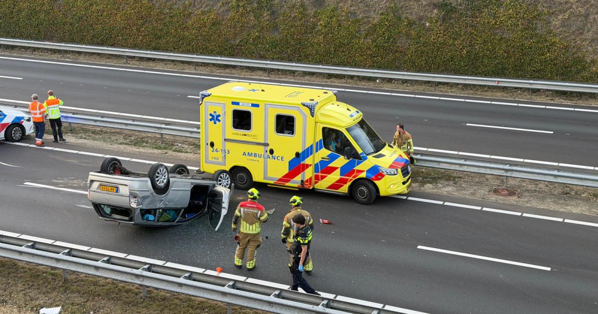 Auto over de kop op Buitenring N300