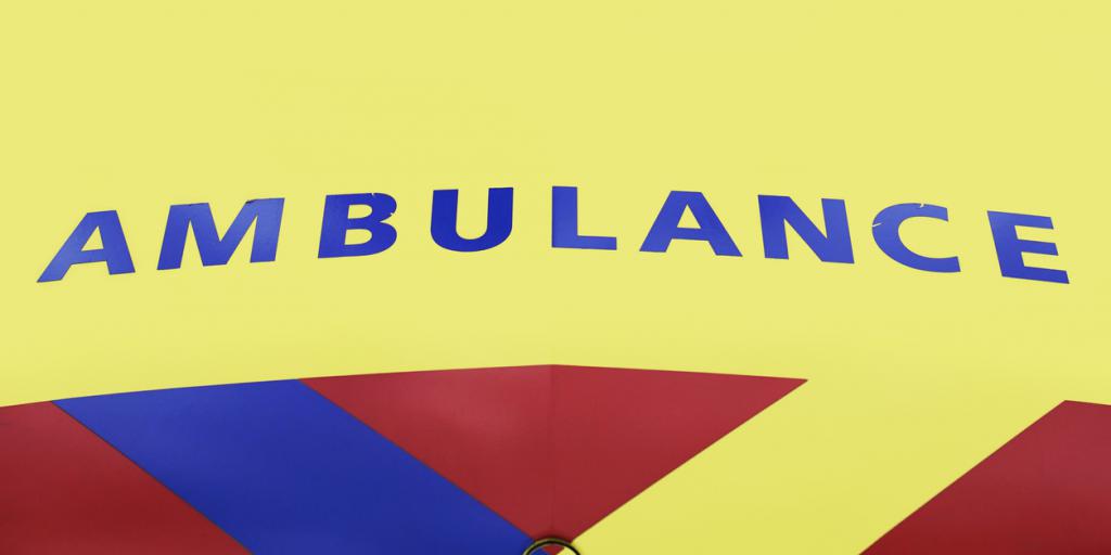 Motorrijder klapt achter op auto in Simpelveld