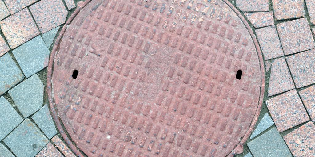 Putdeksels gestolen in Oirsbeek en Wijnandsrade