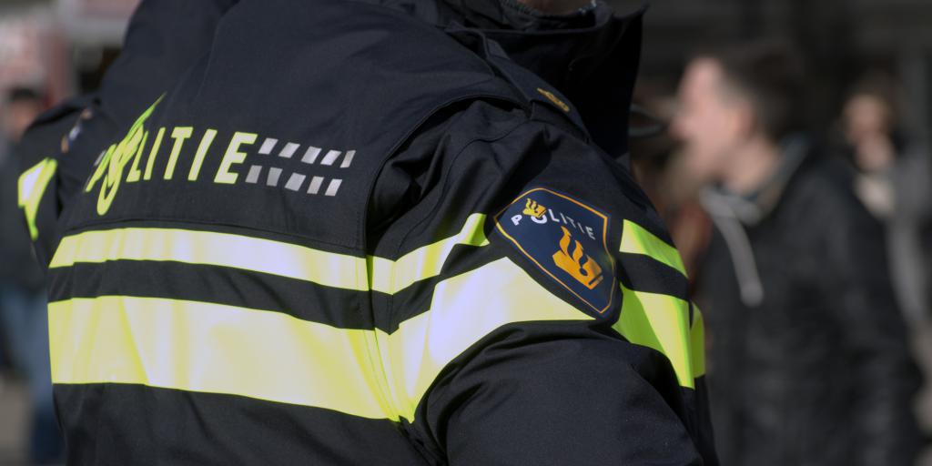 Twee aanhoudingen bij inval in Oirsbeek