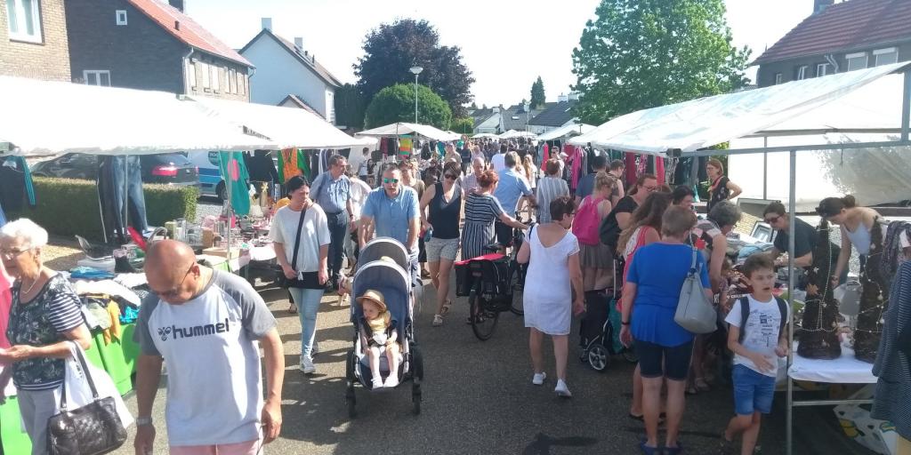 Grote straatmarkt in Schimmert