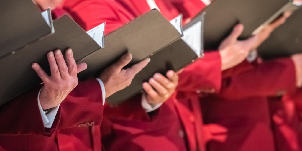 Canto Rinato luistert viering op in Petrus en Pauluskerk in Schaesberg