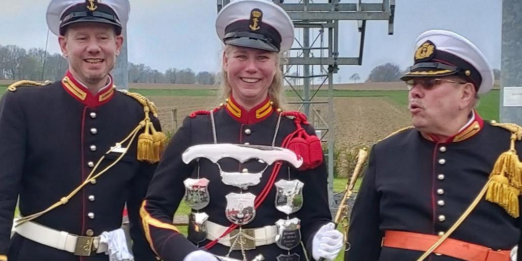 Dames met geweren op OLS in Born