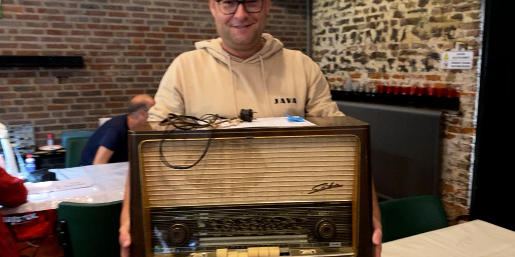 VIDEO: Repair Café Oirsbeek viert 5000e reparatie in 10-jarig bestaan