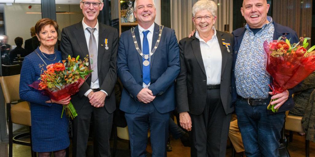 Twee koninklijke onderscheidingen in Schimmert