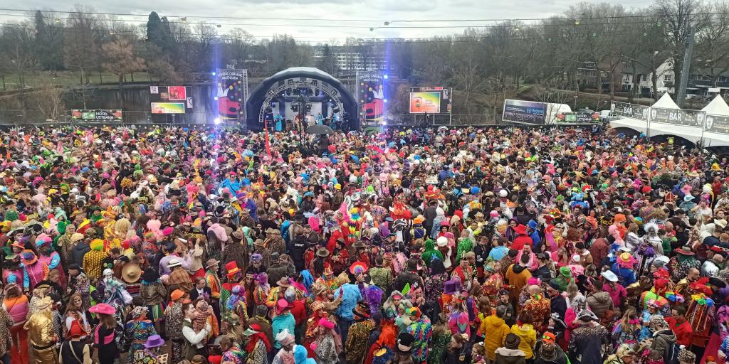 LIVE: Koning Carnaval op het Lindeplein in Brunssum