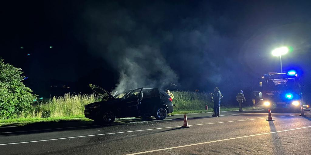 Auto vat al rijdend vlam in Doenrade