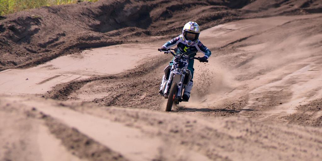 Jay Groeneveld uit Schimmert dringt door tot finale Zwarte Cross