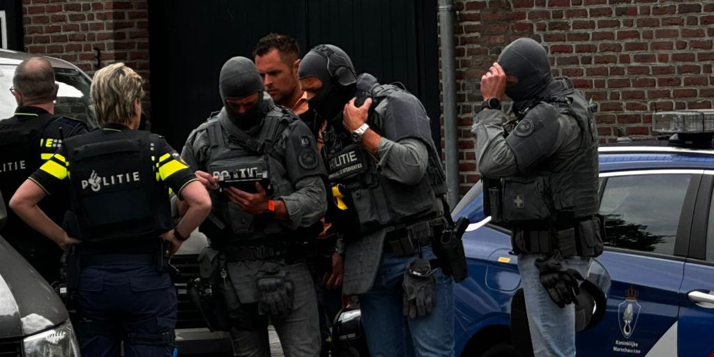 Man met verward gedrag uit woning gehaald