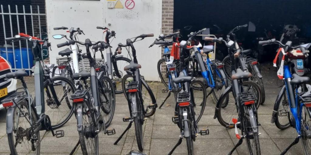Een dozijn gestolen e-bikes aangetroffen in kelderbox