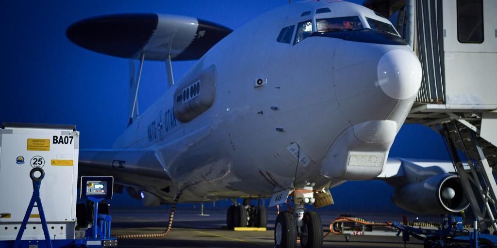 Mark Rutte brengt binnenkort bezoek aan Awacs-basis