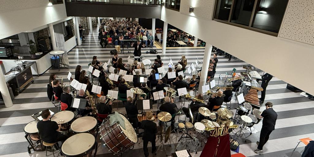 Jubilerende harmonie geeft herfstconcert