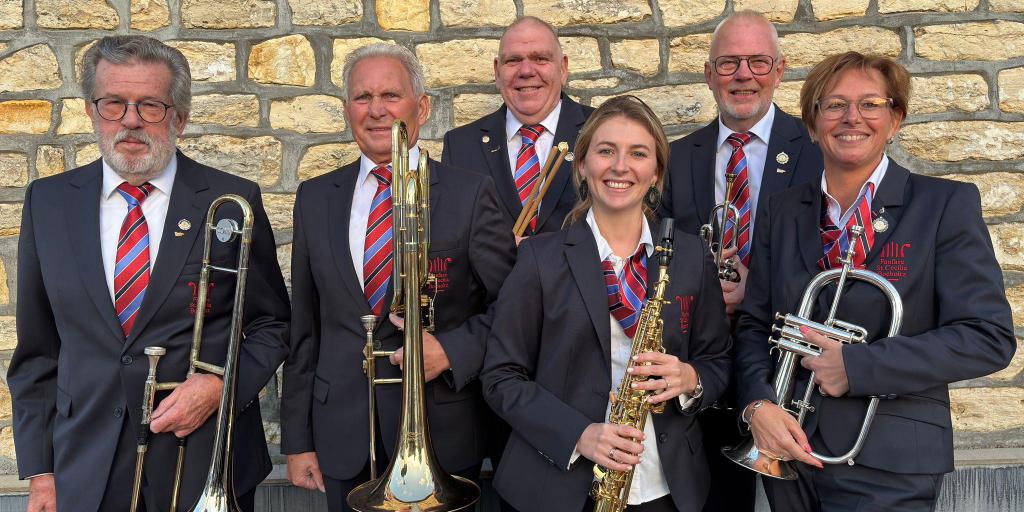 Jubilarissen bij fanfare in Bocholtz