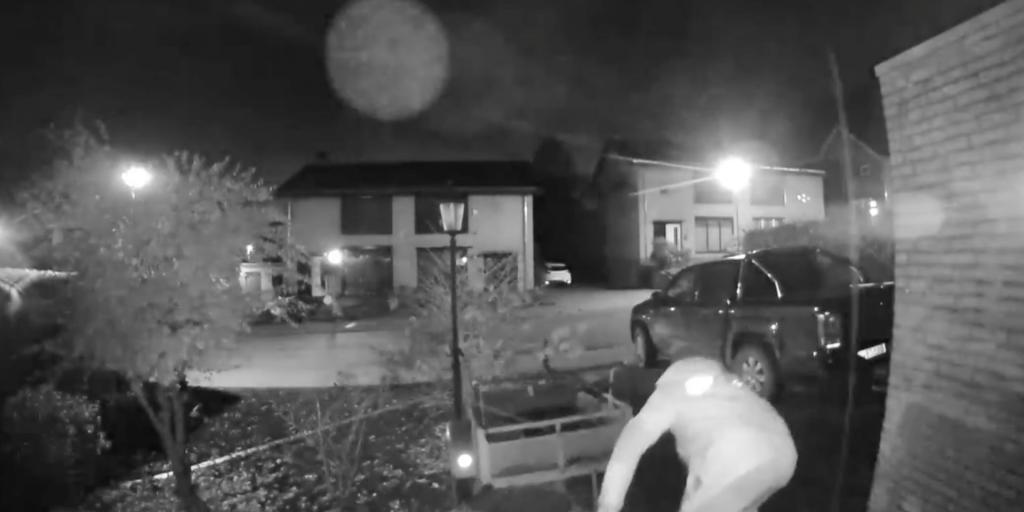 Aanhanger gestolen van oprit woning in Oirsbeek