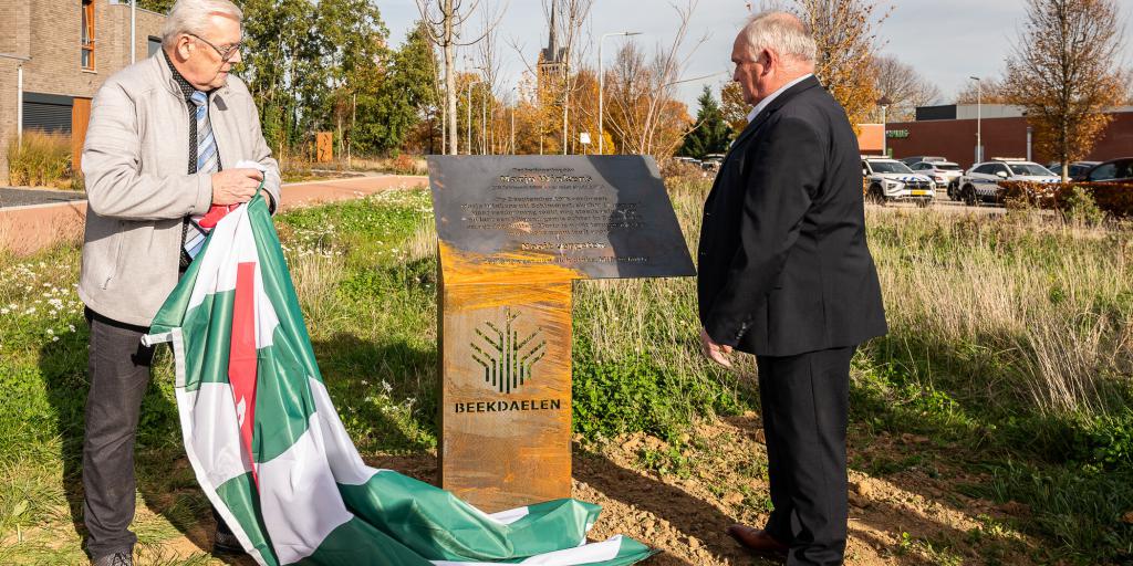 Gedenkplaquette voor Marjo Winkens onthuld