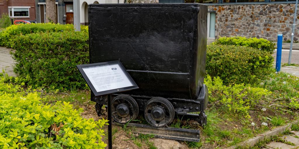 Kolenwagen geplaatst op Station Hoensbroek