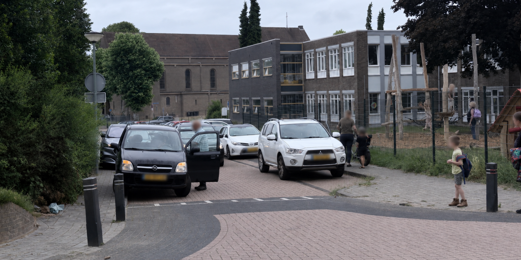 Bewoners wachten op verkeersmaatregelen rond BS De Caleidoscoop: 'Iedere schooldag opletten'