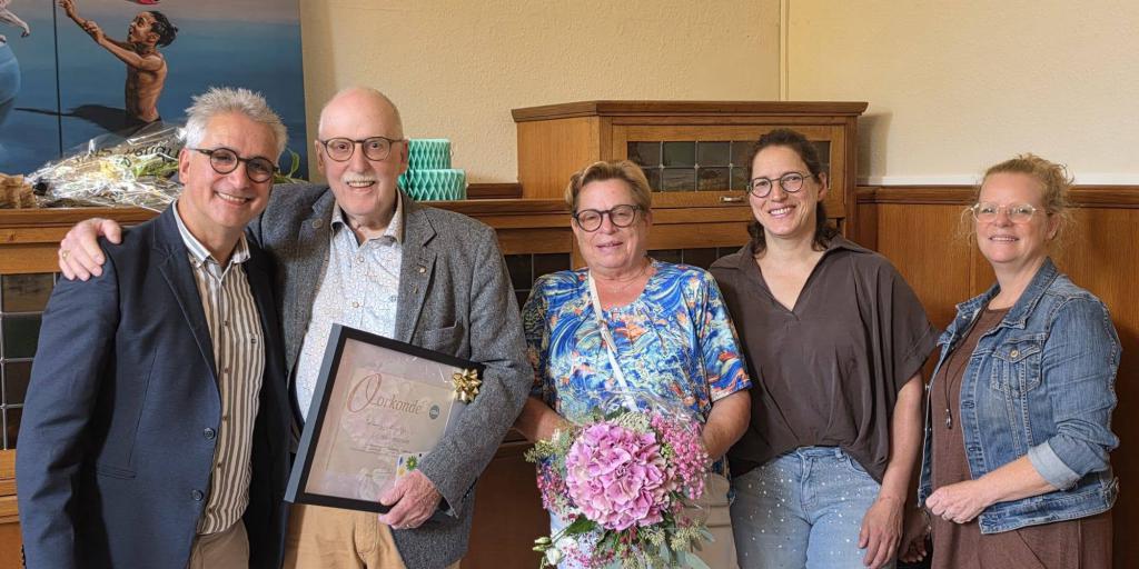 Gouden speld van CDA voor Jo Ernes